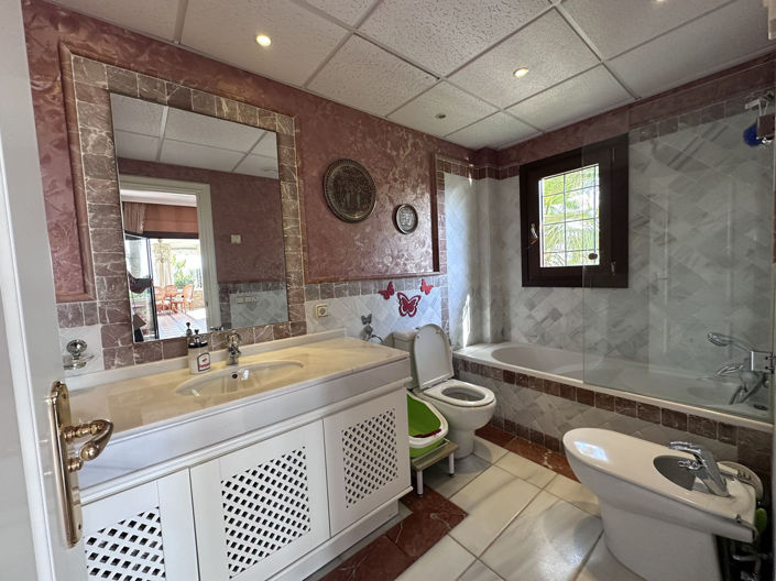 Image No.16-4 Bed Apartment for sale