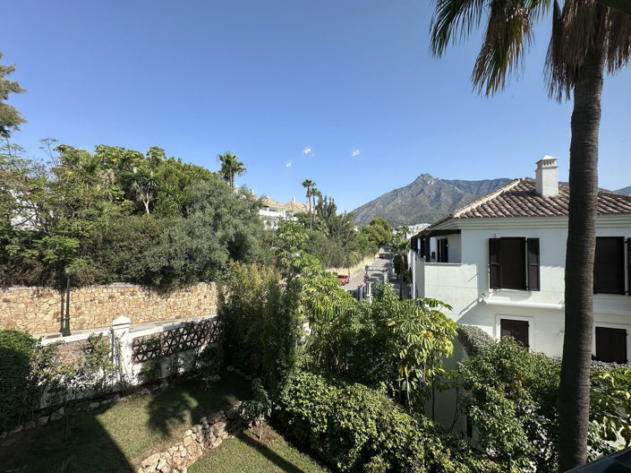 Image No.22-4 Bed Apartment for sale