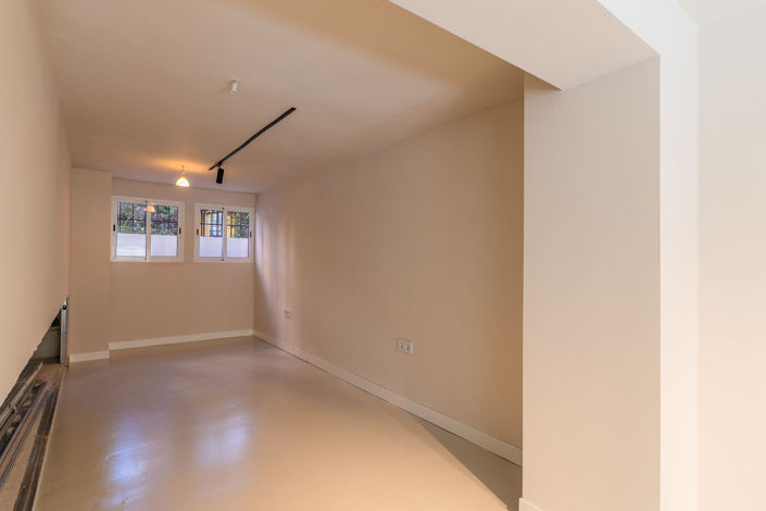 Image No.16-1 Bed Property for sale