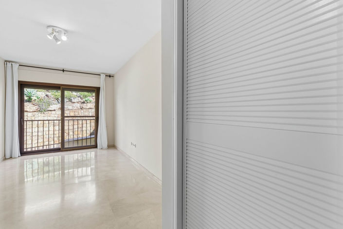 Image No.10-4 Bed Apartment for sale