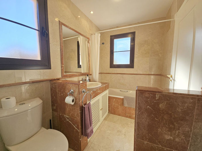 Image No.11-3 Bed Apartment for sale