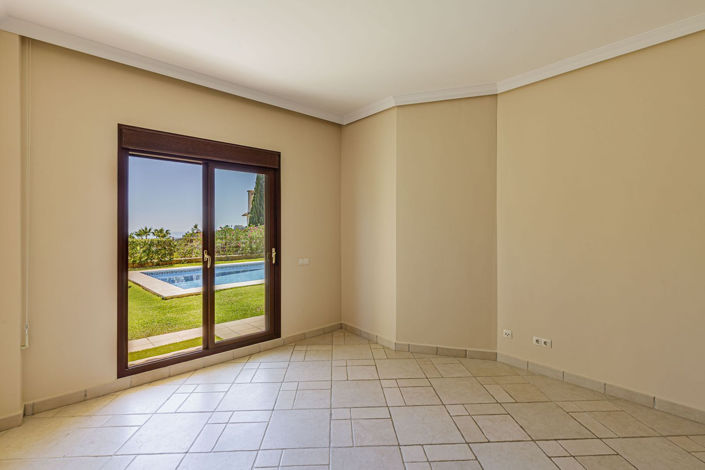 Image No.6-5 Bed Villa for sale