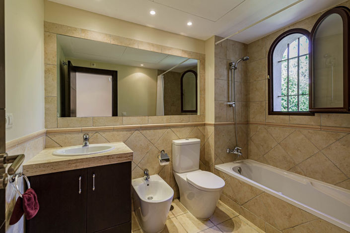 Image No.8-5 Bed Villa for sale