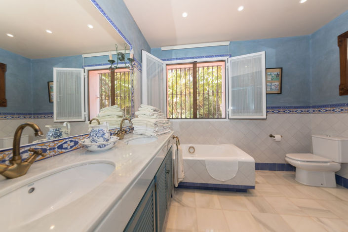 Image No.11-5 Bed Villa for sale