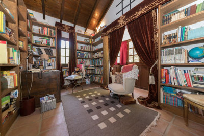 8-e64a9055bba3e77ac8aca3b893cdf826