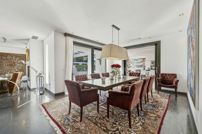 Image No.12-6 Bed Villa for sale