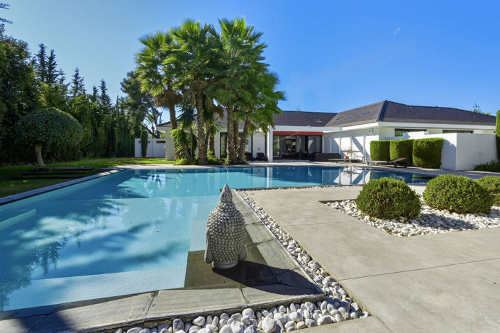 Image No.2-6 Bed Villa for sale