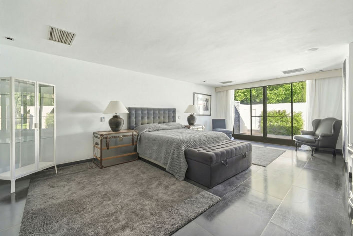 Image No.8-6 Bed Villa for sale