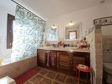 10-bb915d1cb19341576dcdc994b81ab9c5