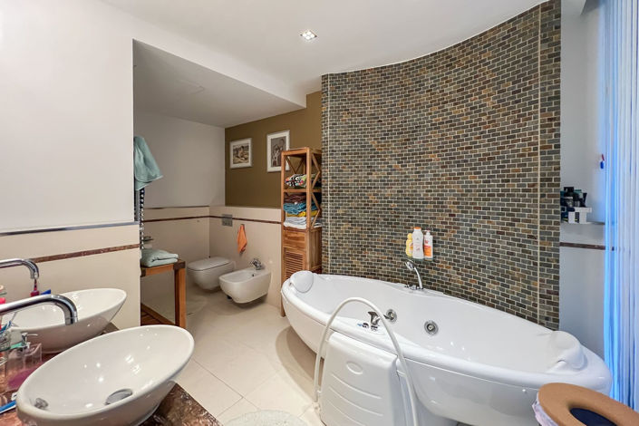 Image No.36-4 Bed Villa for sale