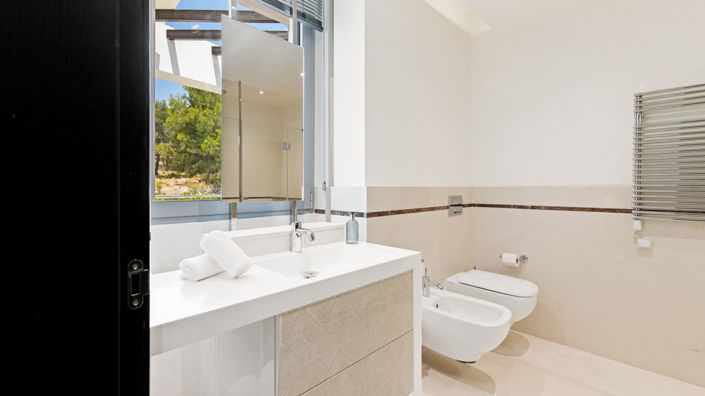 Image No.37-4 Bed Villa for sale