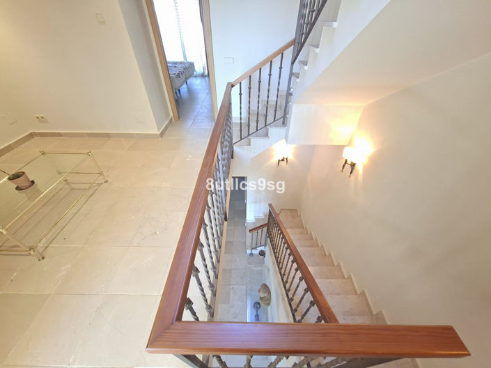 Image No.26-2 Bed Townhouse for sale