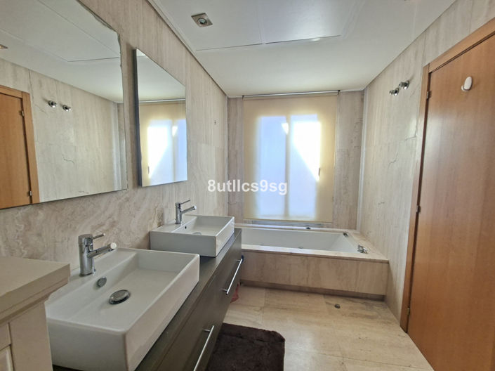 Image No.31-2 Bed Townhouse for sale