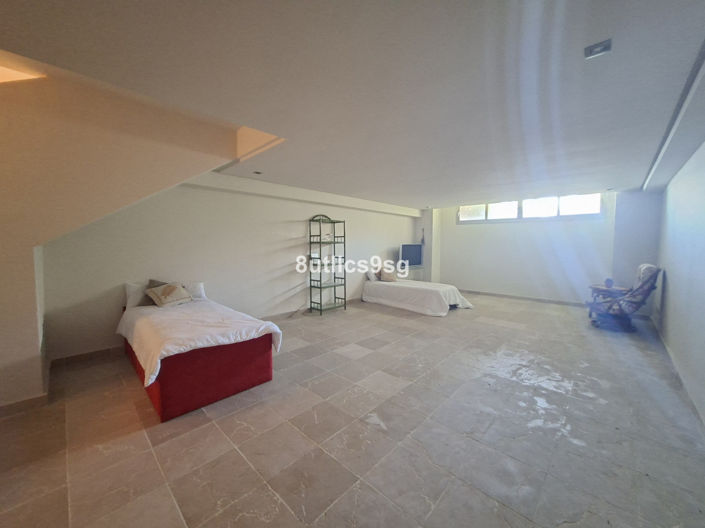 Image No.48-2 Bed Townhouse for sale