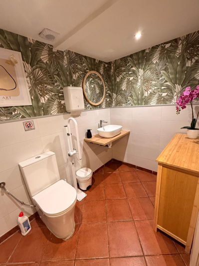 Image No.9-Restaurant for sale