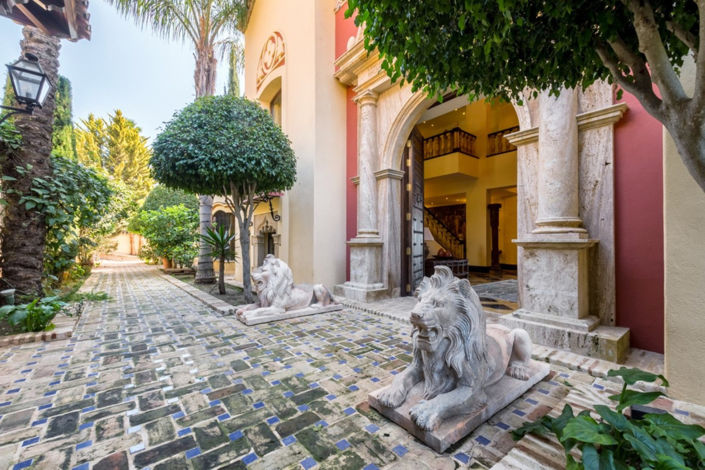 Image No.2-6 Bed Villa for sale