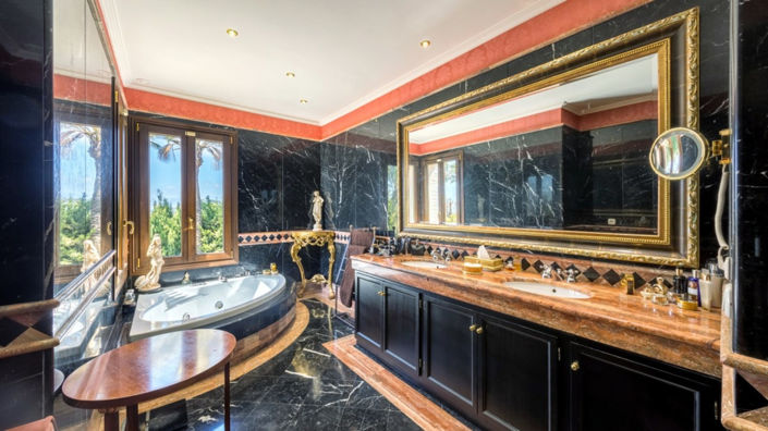 Image No.7-6 Bed Villa for sale