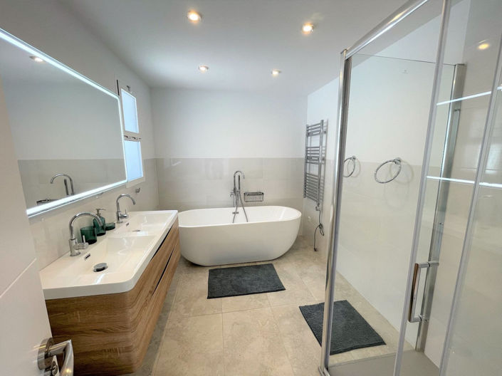 Image No.16-5 Bed Villa for sale