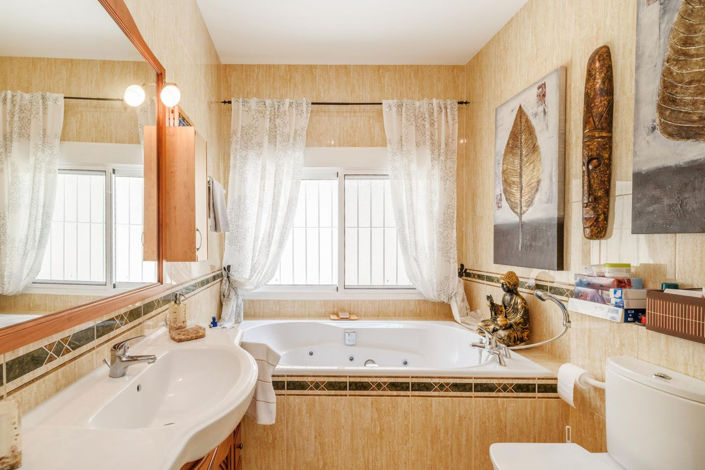 Image No.11-5 Bed Villa for sale