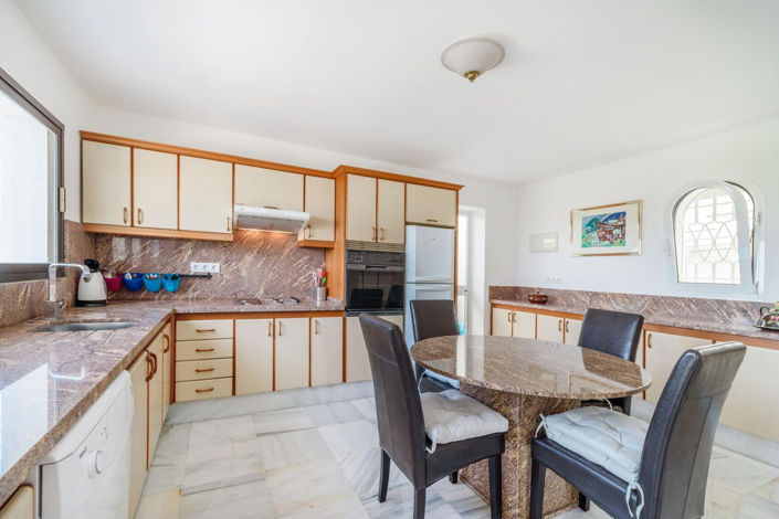 Image No.12-5 Bed Villa for sale