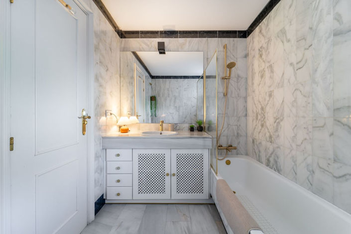 Image No.18-3 Bed Apartment for sale