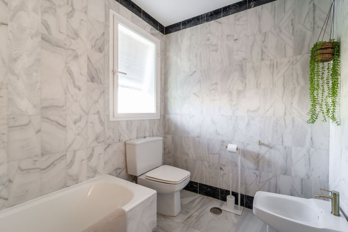 Image No.19-3 Bed Apartment for sale