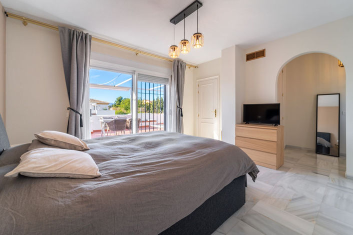 Image No.27-3 Bed Apartment for sale