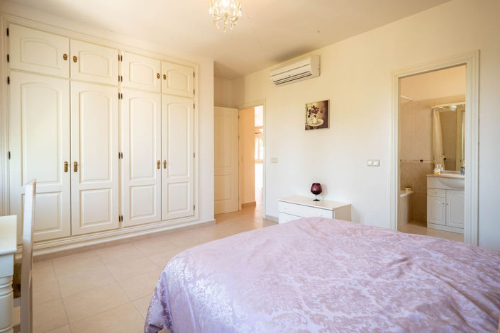 Image No.12-4 Bed Villa for sale