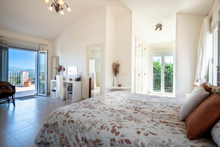 Image No.5-4 Bed Villa for sale