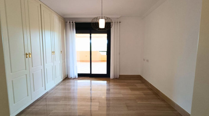 Image No.10-3 Bed Apartment for sale