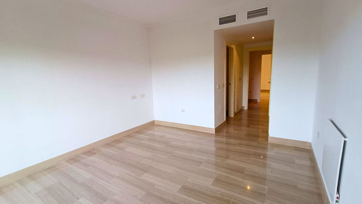 Image No.15-3 Bed Apartment for sale