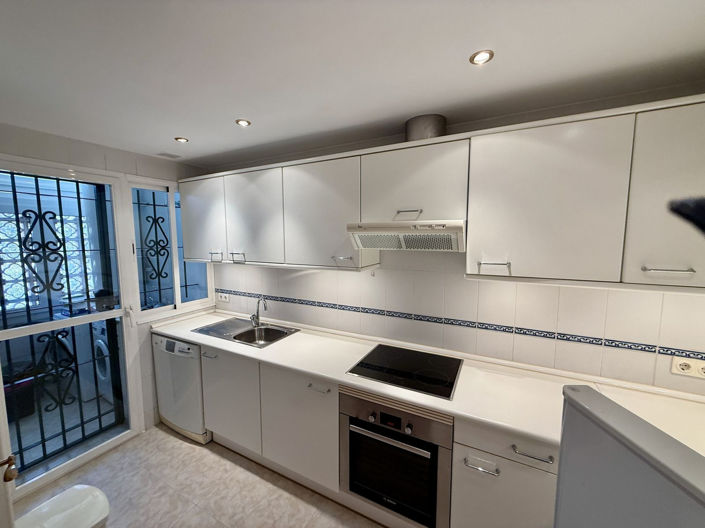 Image No.10-4 Bed Villa for sale