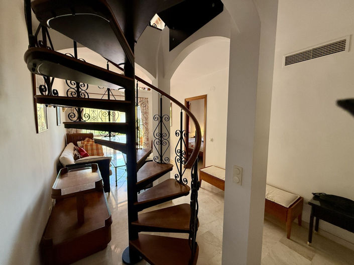 Image No.19-Villa de 4 chambres à vendre à Elviria