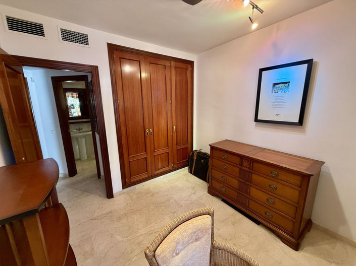 Image No.27-Villa de 4 chambres à vendre à Elviria