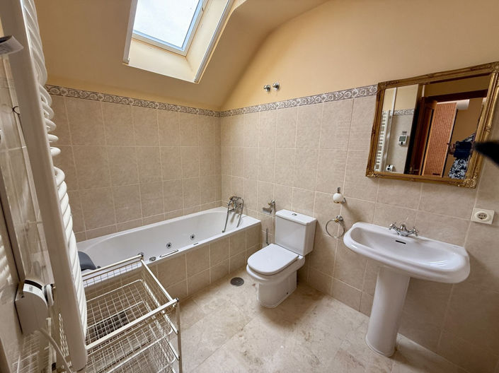 Image No.9-4 Bed Villa for sale