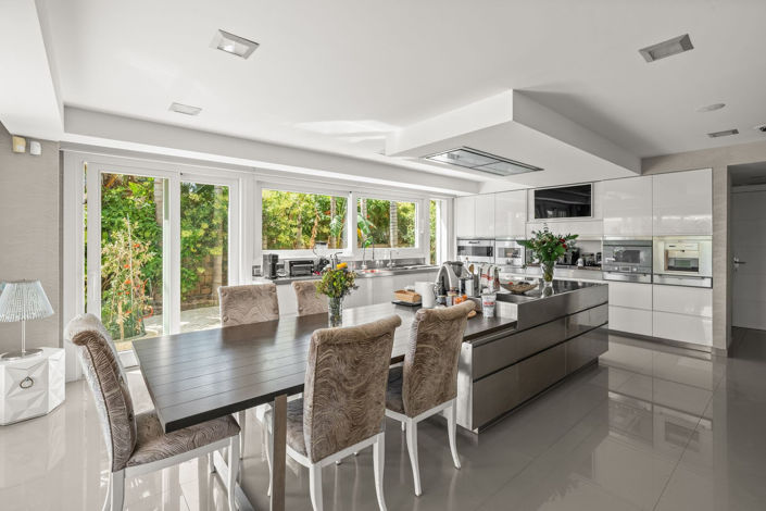 Image No.16-8 Bed Villa for sale