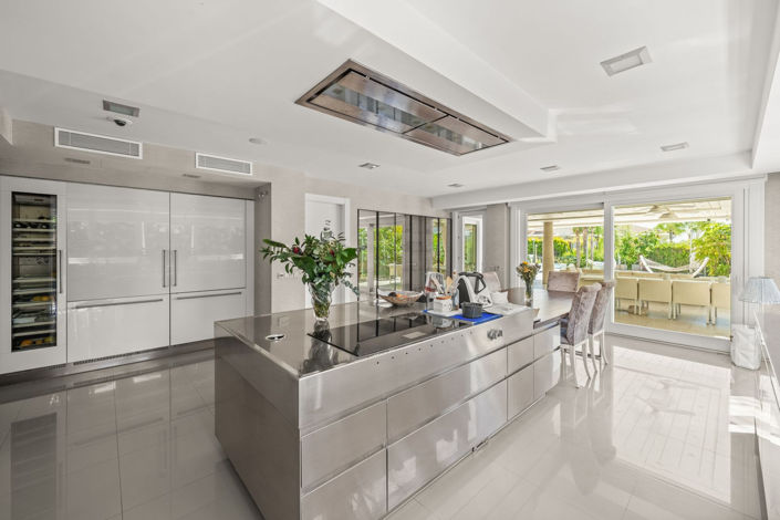 Image No.17-8 Bed Villa for sale