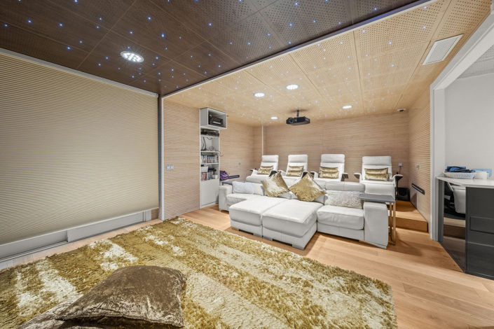 Image No.19-8 Bed Villa for sale