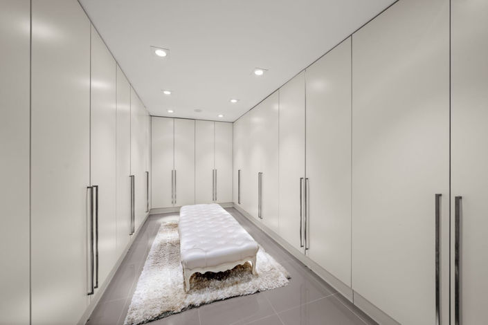 Image No.20-8 Bed Villa for sale