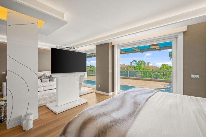 Image No.29-8 Bed Villa for sale