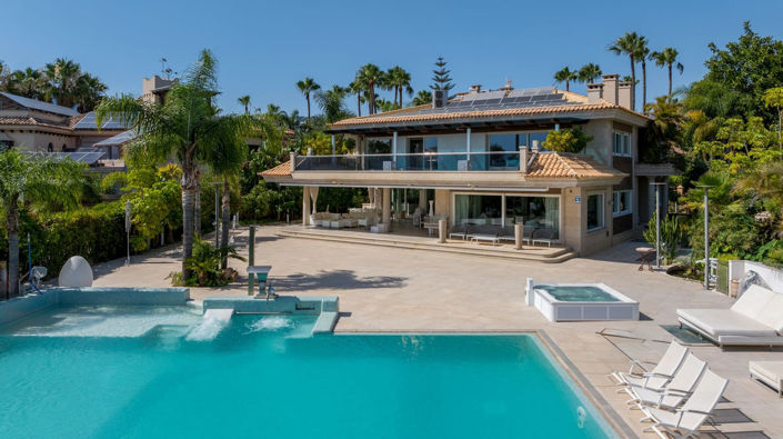 Image No.3-8 Bed Villa for sale