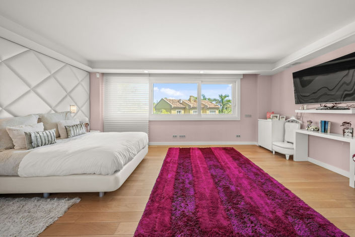 Image No.32-8 Bed Villa for sale