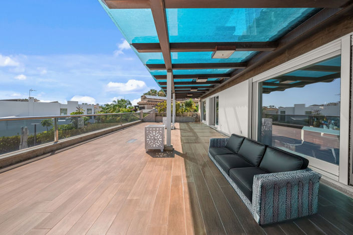 Image No.5-8 Bed Villa for sale