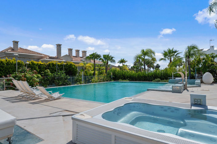 Image No.7-8 Bed Villa for sale