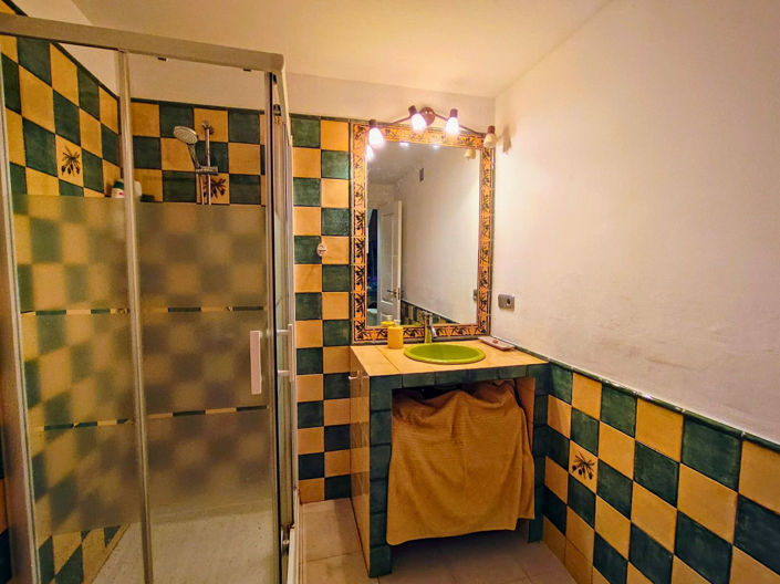 Image No.25-5 Bed Townhouse for sale