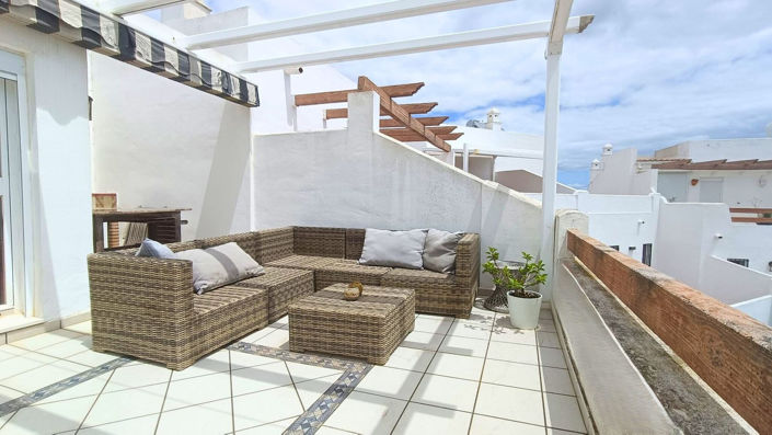 Image No.28-5 Bed Townhouse for sale