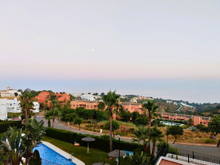 Image No.32-5 Bed Townhouse for sale