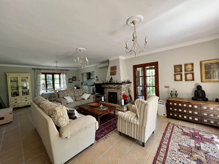 Image No.7-Villa de 2 chambres à vendre à Estepona