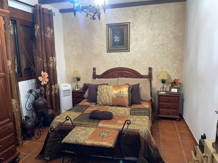 Image No.11-2 Bed Townhouse for sale