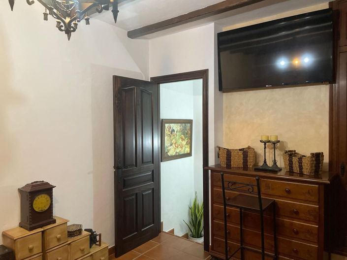 Image No.18-2 Bed Townhouse for sale